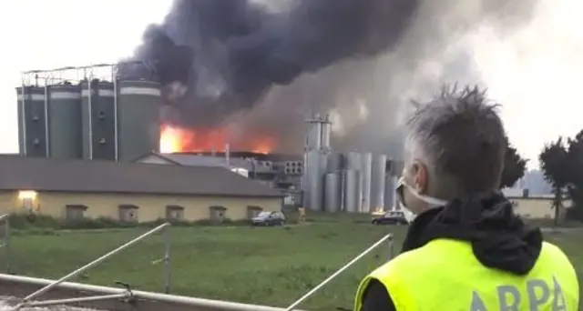 Rogo devasta caseificio nel bresciano