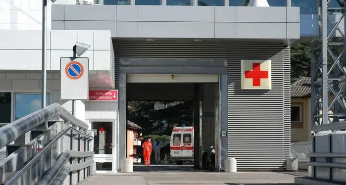 La denuncia di un anziano: «Aggredito con una spranga»