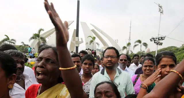 India, ore angoscia per bimbo nel pozzo