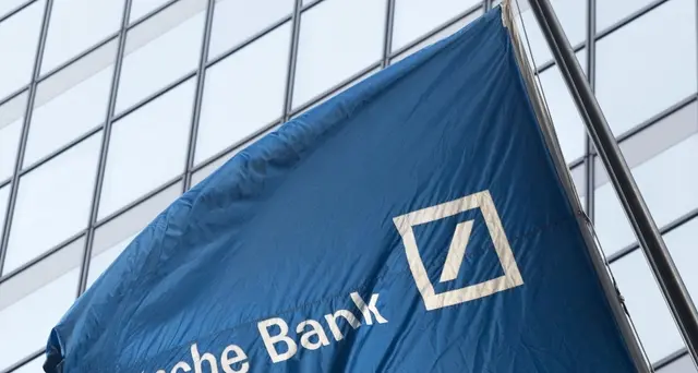 Deutsche Bank: rosso 942mln in trimestre