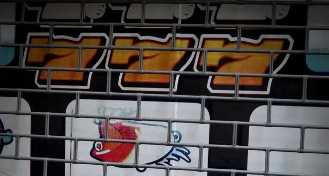 Trova figlio in sala slot,locale multato