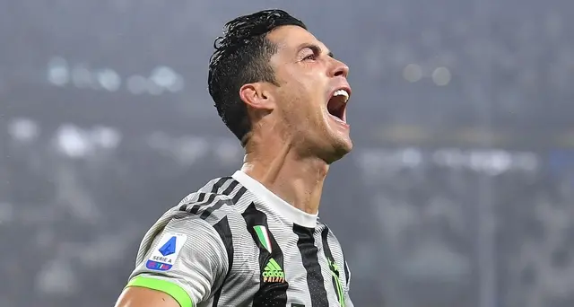 Ronaldo esulta sui social'#finoallafine'