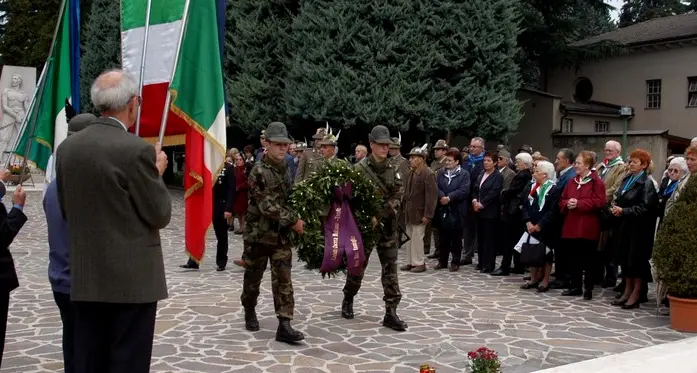 Commemorazione dei caduti al cimitero e in piazza Mazzini