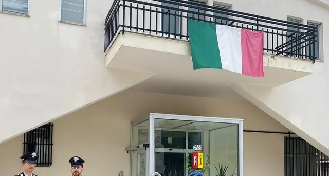 Morta in municipio, resta il mistero
