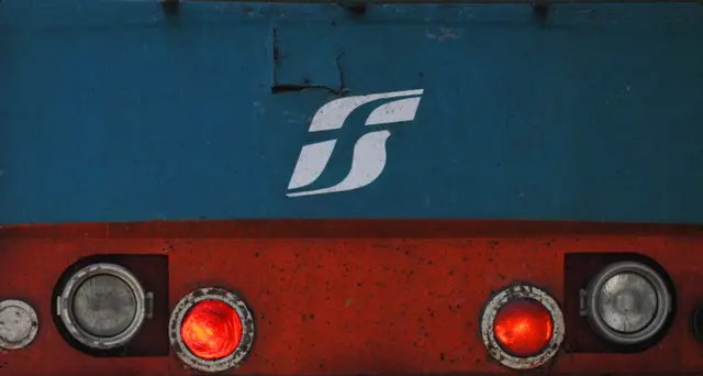 Investimento mortale, stop treni