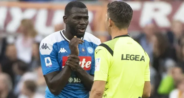 Cori anti Napoli, stop 1' match a Roma