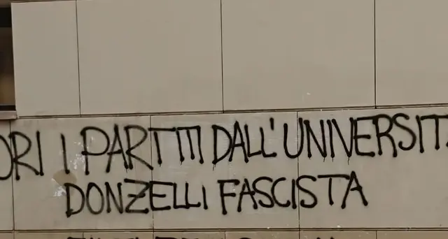 Scritta contro Donzelli (Fdi) in ateneo