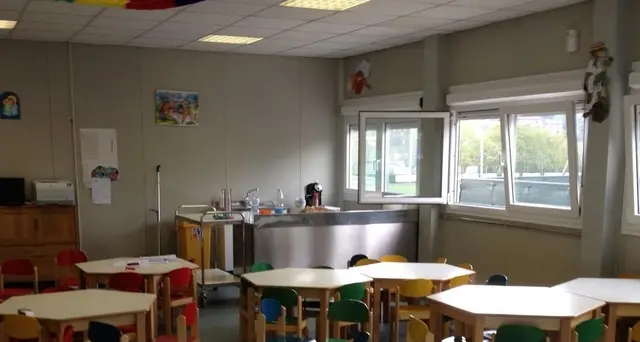 Botte ai bimbi in una scuola gestita da suore