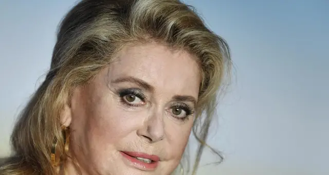 Deneuve colta da malore, ricoverata a Parigi