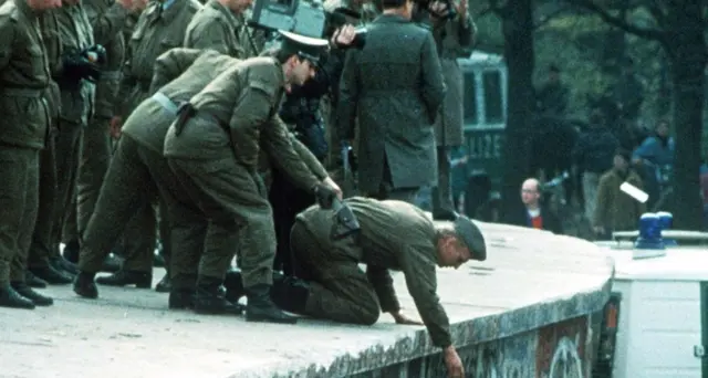 Vescovi, muro Berlino ancora oggi monito