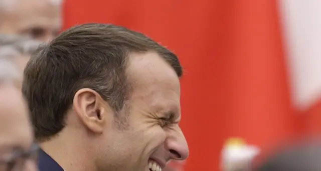 Macron, Nato in stato 'morte cerebrale'