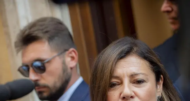 De Micheli, seggiolini norma civiltà