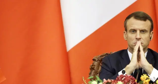 Mosca, da Macron parole d'oro sulla Nato