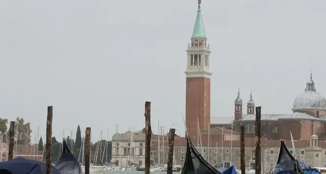 Venezia, massima marea di 110 centimetri