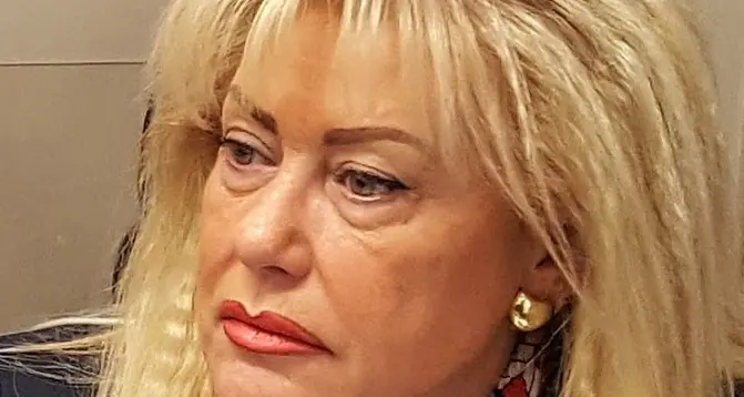 Gaffe con la carta intestata