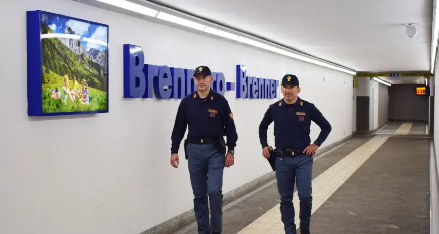 Rintracciati tre minori senza documenti nella stazione ferroviaria di Brennero