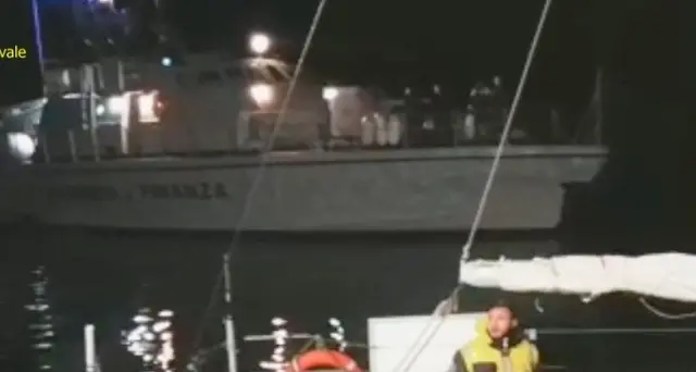 Migranti,31 arrivati su barca a vela