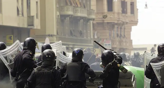 La Francia libera l'ex black bloc Vecchi