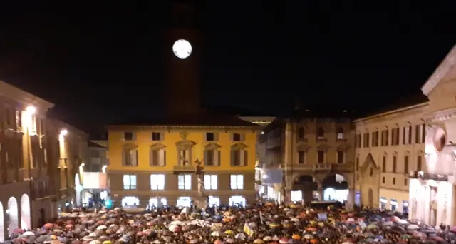 Oltre 6.000 'sardine' a Reggio Emilia