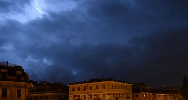 Due sfollati e black out,spenta Lanterna