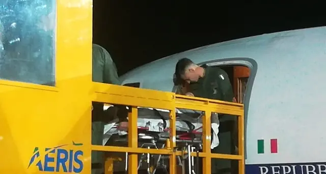 In volo per Bologna ragazzo punto razza