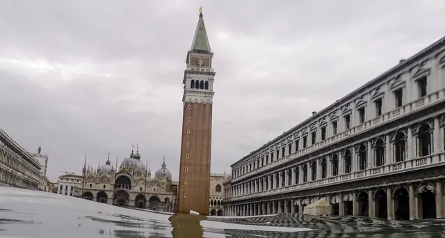 Venezia, marea si ferma a quota 115