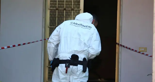 Rapinato in villa, ferito a coltellate