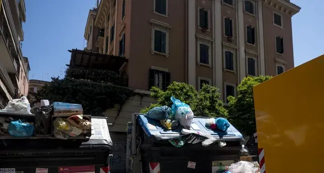 Rifiuti Roma, è scontro Raggi-Zingaretti