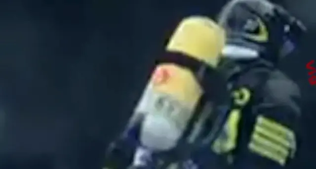 Incendio in casa a Milano, un ferito
