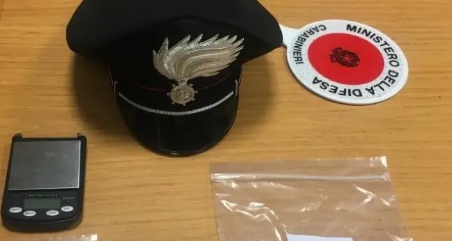 Due giovani denunciati per possesso di droga