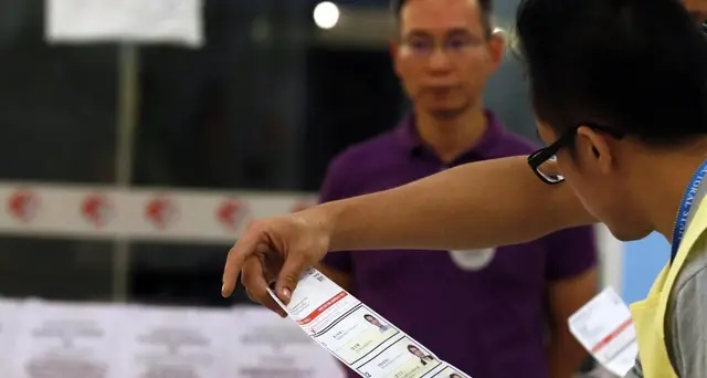 Hong Kong, ai democratici 90% dei seggi