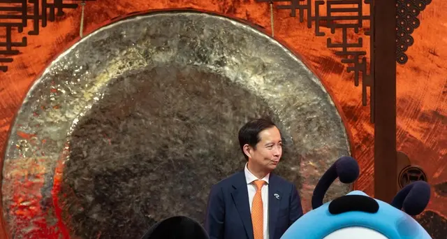 Alibaba: vola ad esordio Borsa Hong Kong