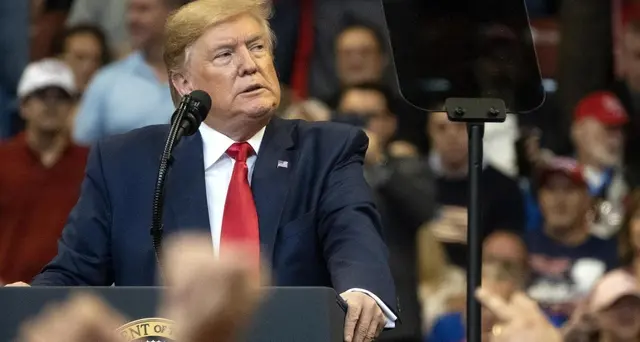 Trump firma legge pro proteste Hong Kong