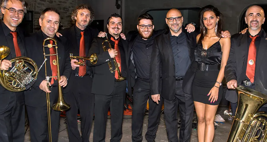 Mercatino, musica per brindare all’inaugurazione