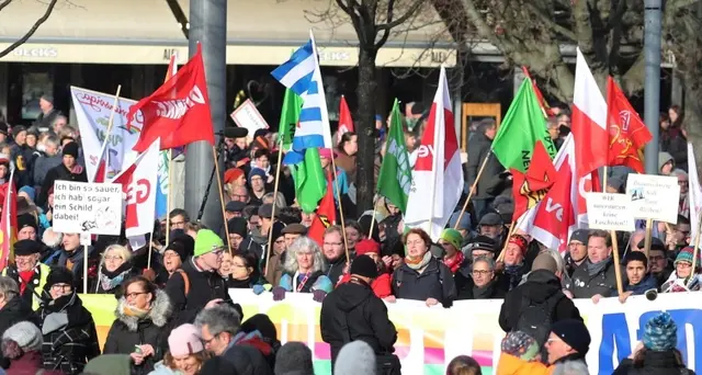 Germania, proteste contro ultradestra