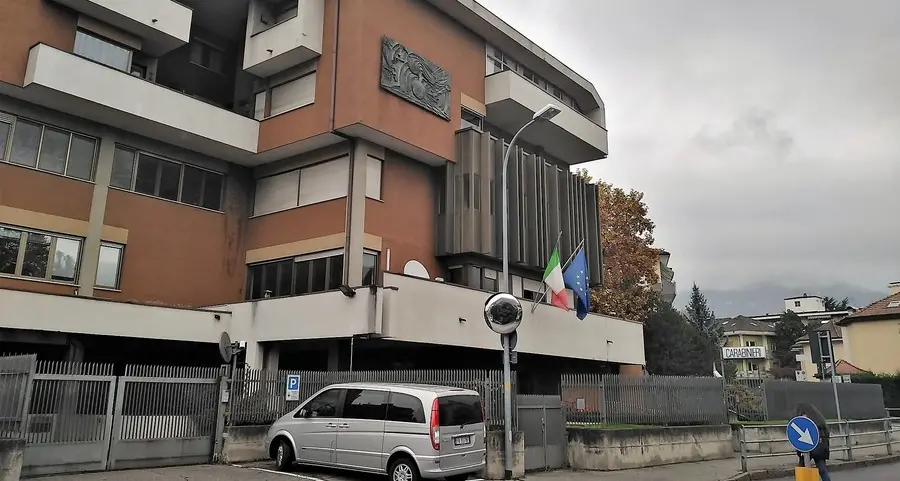 «Uno schiaffo a mia figlia»: denunciata una maestra