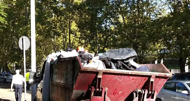 Rifiuti, fermato camion a Civitavecchia