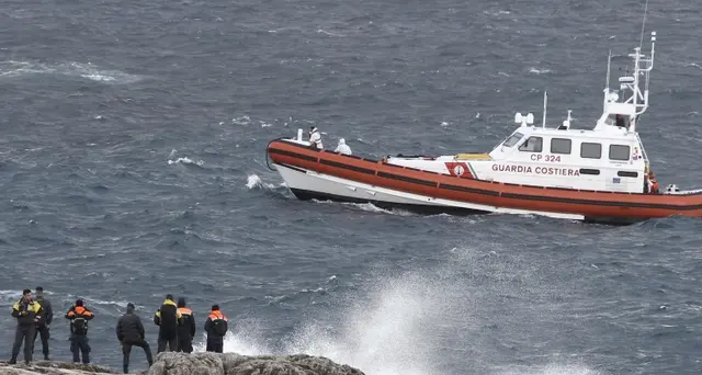 Naufragio Lampedusa, recuperate 7 salme