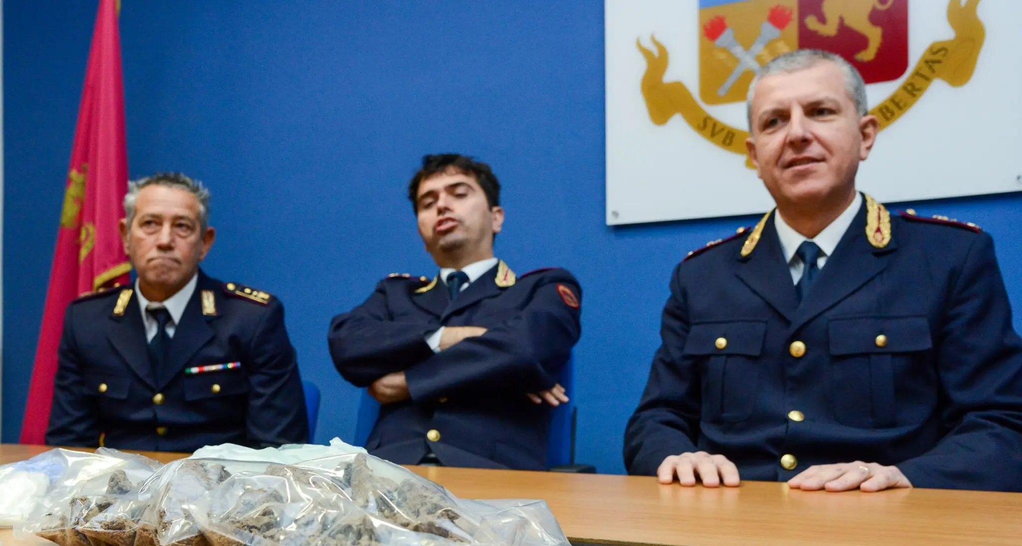 Bolzano, tassista arrestato dalla mobile: teneva 1,6 chili di eroina sotto il sedile
