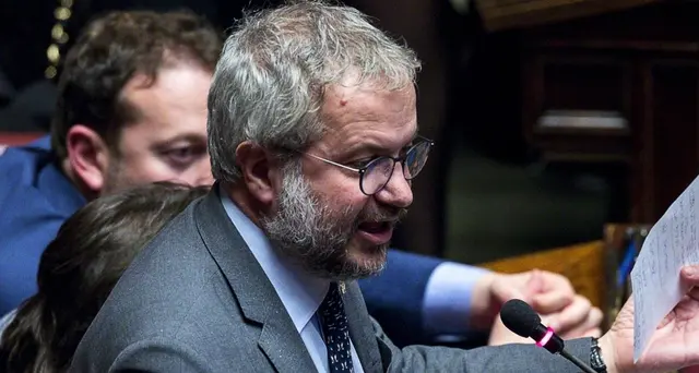 Borghi, Fico chieda rispetto per Camera