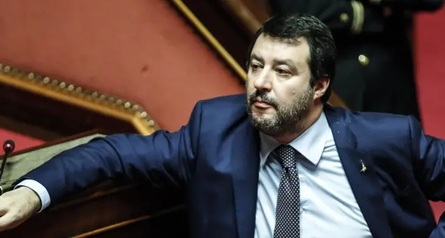 Salvini indagato per i voli di Stato