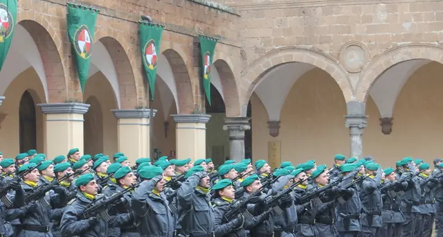 Arriva prima donna basco verde della gdf