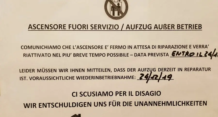 Anziani senza ascensore fino a Natale