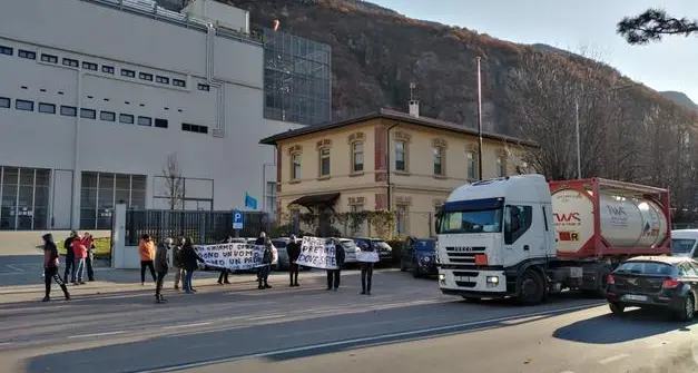 Ex Solland, i lavoratori sospendono lo sciopero dopo l'incontro con Kompatscher