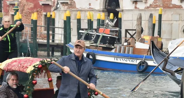 Sindaco Venezia voga in Canal Grande