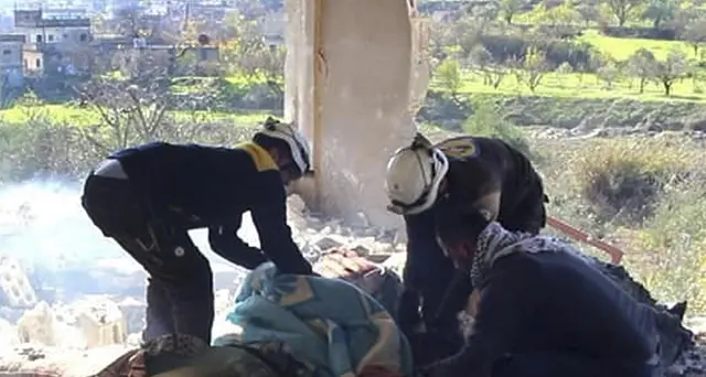Raid a Idlib, 70 mila sfollati in fuga