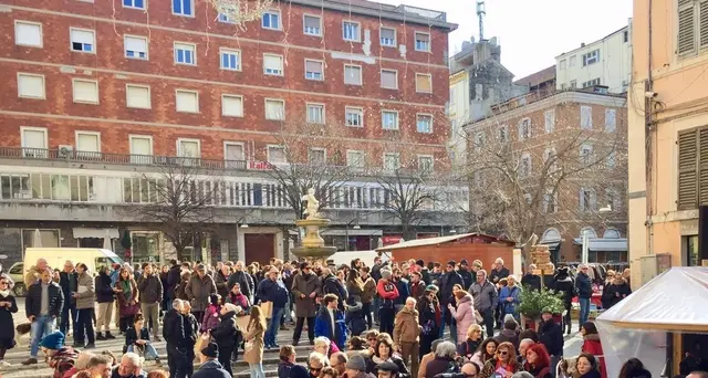Sardine ad Ancona con libri e dischi