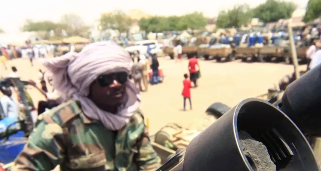 Guardian, migliaia sudanesi con Haftar