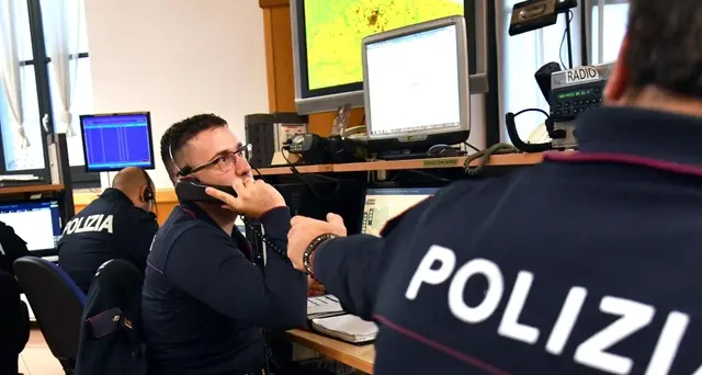 Per musica alta accoltella vicini, preso