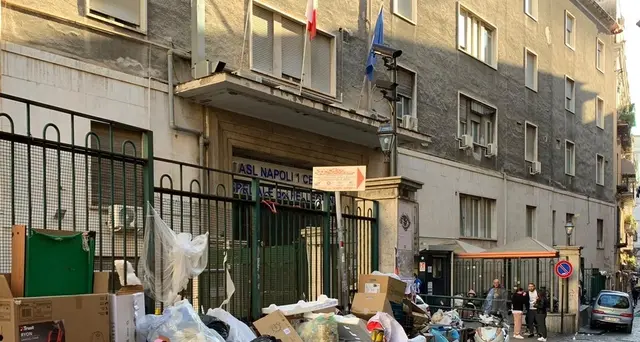 Verdi, ospedale 'assediato' dai rifiuti